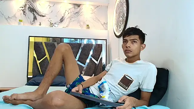 PRETTY SEX1 online show from 09/28/25, 03:17