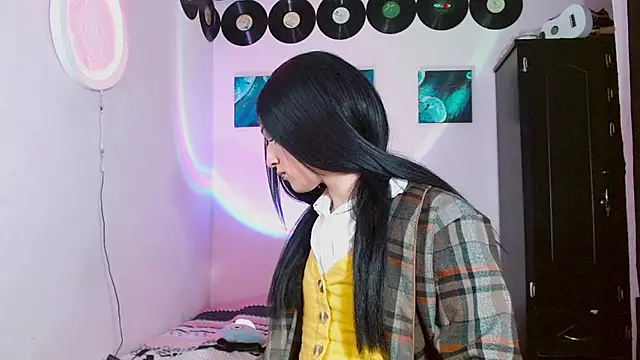 meghan devil  online show from 11/22/25, 12:31