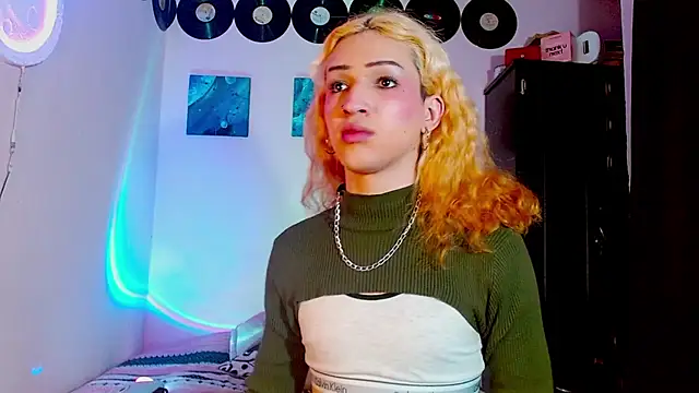 meghan devil  online show from 12/17/25, 04:40