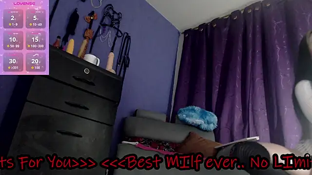 angierot2025 online show from 02/11/26, 07:41