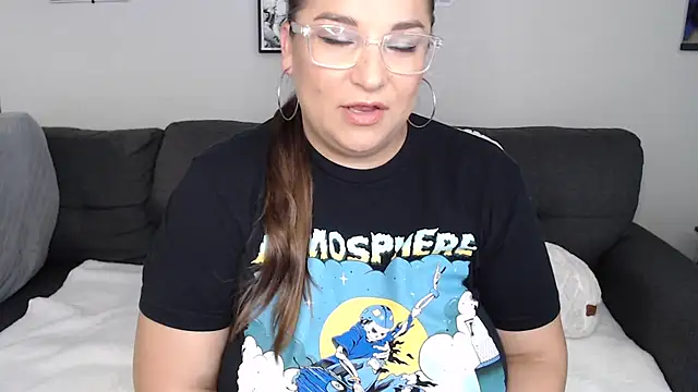 Snapshot of MoonBalloons chatting on 09/20/25, 10:11 MoonBalloons online show from 09/20/25, 10:11