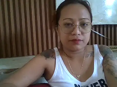 Snapshot of Hotmorena1007 chatting on 04/16/26, 05:41 Hotmorena1007 online show from 04/16/26, 05:41
