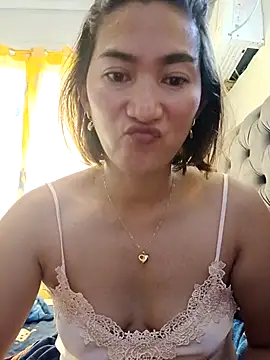 Snapshot of lustlushlady6 chatting on 11/23/25, 12:32 lustlushlady6 online show from 11/23/25, 12:32