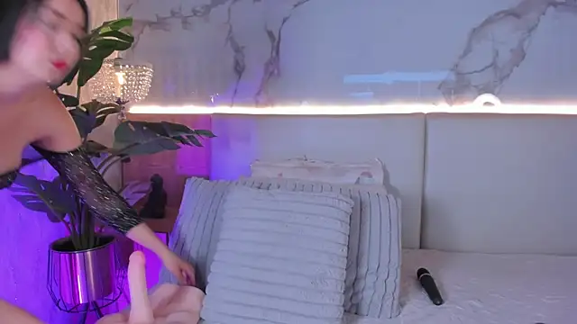 ValSmith  online show from 12/18/25, 03:56