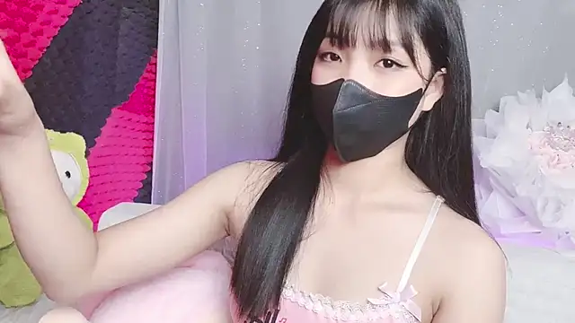 Snapshot of kemybaby chatting on 10/17/25, 01:42 kemybaby online show from 10/17/25, 01:42