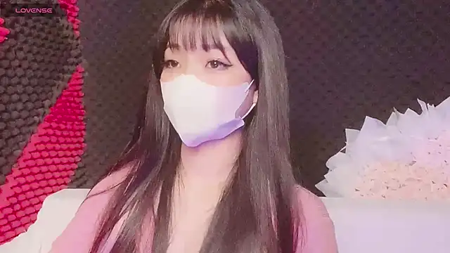 Snapshot of kemybaby chatting on 11/24/25, 02:33 kemybaby online show from 11/24/25, 02:33