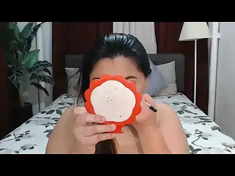 MarielRose143 online show from 12/15/25, 09:57