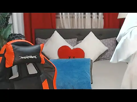 MarielRose143 online show from 06/17/26, 07:26