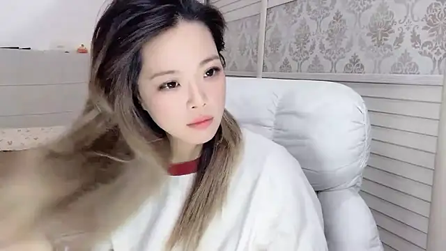 Holiland online show from 10/22/25, 01:17