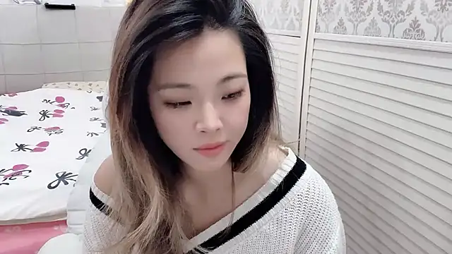 Holiland online show from 11/04/25, 12:43