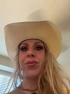 Snapshot of bimbopixxxie chatting on 12/19/25, 11:45 bimbopixxxie online show from 12/19/25, 11:45