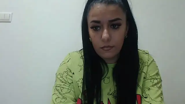 Snapshot of Maryem637048 chatting on 10/19/25, 02:07 Maryem637048 online show from 10/19/25, 02:07