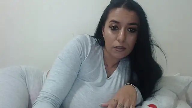 Snapshot of Maryem637048 chatting on 11/04/25, 03:11 Maryem637048 online show from 11/04/25, 03:11