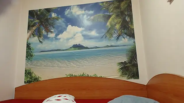 Snapshot of Maryem637048 chatting on 11/06/25, 01:56 Maryem637048 online show from 11/06/25, 01:56