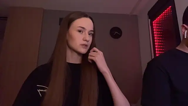 Snapshot of TenDouble chatting on 11/14/25, 09:13 TenDouble online show from 11/14/25, 09:13