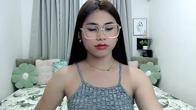 PrettyBlythes TS online show from 12/15/25, 05:34