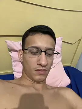 Snapshot of safadezanunes2 chatting on 09/17/25, 03:30 safadezanunes2 online show from 09/17/25, 03:30