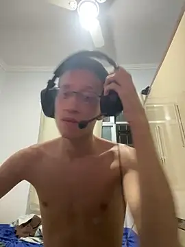 Snapshot of safadezanunes2 chatting on 11/04/25, 12:43 safadezanunes2 online show from 11/04/25, 12:43