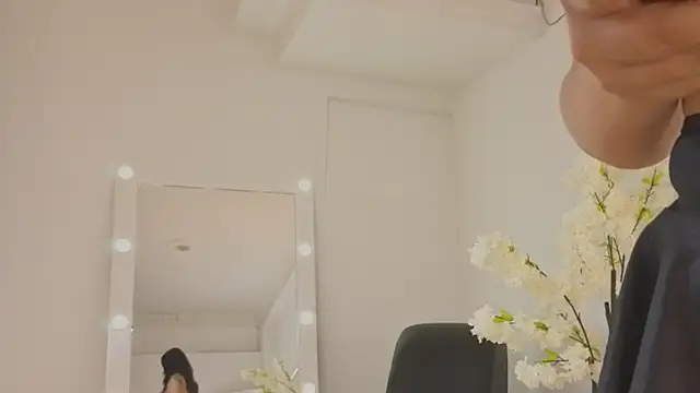 Snapshot of InnaVolkova chatting on 06/18/26, 04:22 InnaVolkova online show from 06/18/26, 04:22