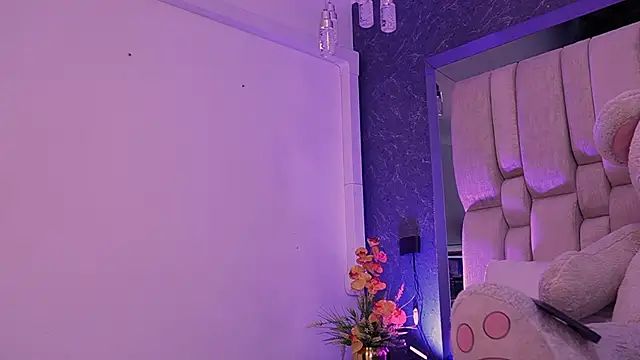 Snapshot of SamantaVazquez chatting on 11/21/25, 12:15 SamantaVazquez online show from 11/21/25, 12:15