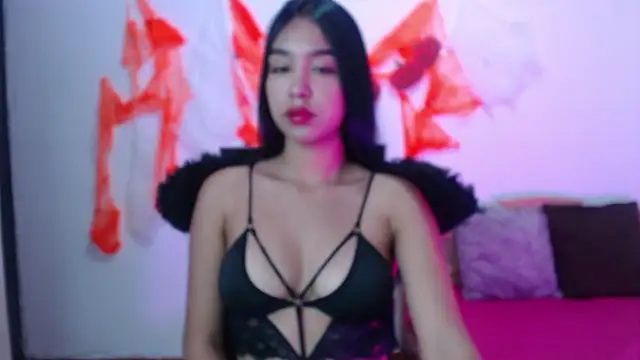 Snapshot of kyra_fox_ chatting on 10/31/25, 12:28 kyra fox online show from 10/31/25, 12:28