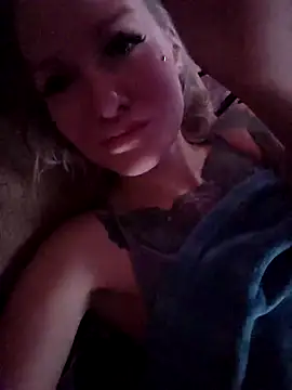 Snapshot of KateMonroe chatting on 11/30/25, 10:52 KateMonroe online show from 11/30/25, 10:52