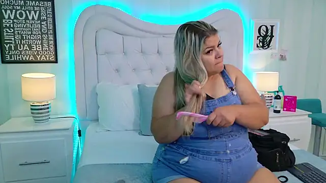 KiimBrooks online show from 11/24/25, 10:59