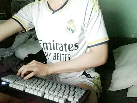 boyhigh1997 online show from 04/06/26, 09:43