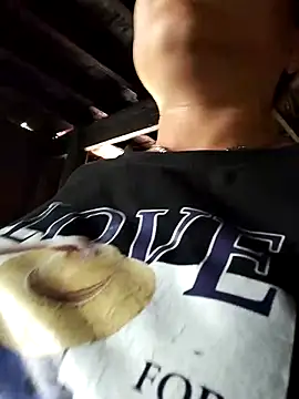 Snapshot of Rioo122 chatting on 09/15/25, 03:17 Rioo122 online show from 09/15/25, 03:17