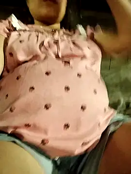 Snapshot of Rioo122 chatting on 09/19/25, 01:56 Rioo122 online show from 09/19/25, 01:56