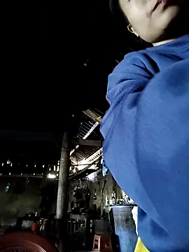 Snapshot of Rioo122 chatting on 10/30/25, 02:35 Rioo122 online show from 10/30/25, 02:35