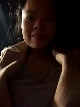 Snapshot of Rioo122 chatting on 11/02/25, 02:14 Rioo122 online show from 11/02/25, 02:14