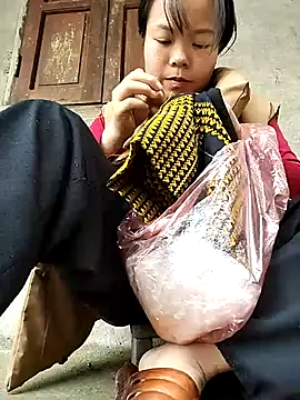 Snapshot of Rioo122 chatting on 11/16/25, 06:08 Rioo122 online show from 11/16/25, 06:08