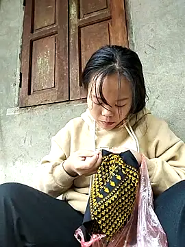 Snapshot of Rioo122 chatting on 11/17/25, 03:01 Rioo122 online show from 11/17/25, 03:01