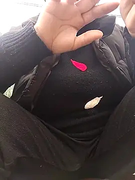 Snapshot of Rioo122 chatting on 11/21/25, 06:01 Rioo122 online show from 11/21/25, 06:01