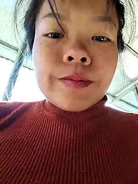 Snapshot of Rioo122 chatting on 11/26/25, 02:12 Rioo122 online show from 11/26/25, 02:12