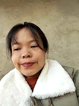 Snapshot of Rioo122 chatting on 11/27/25, 01:07 Rioo122 online show from 11/27/25, 01:07