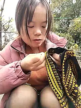 Snapshot of Rioo122 chatting on 12/05/25, 01:47 Rioo122 online show from 12/05/25, 01:47