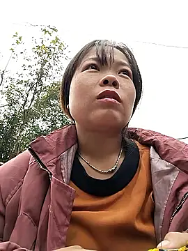 Snapshot of Rioo122 chatting on 12/18/25, 01:00 Rioo122 online show from 12/18/25, 01:00