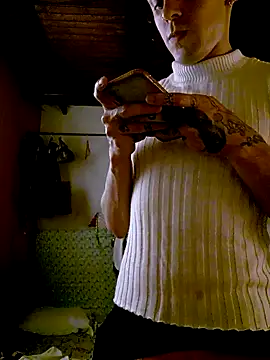 Snapshot of anaboleyn chatting on 11/28/25, 07:05 anaboleyn online show from 11/28/25, 07:05