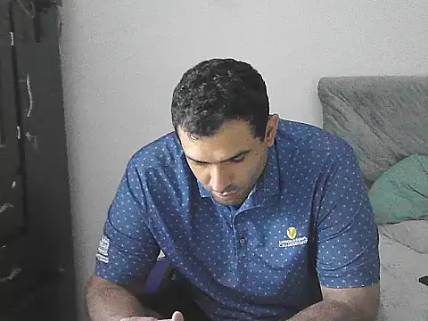 Snapshot of morenocabro10 chatting on 06/19/26, 04:06 morenocabro10 online show from 06/19/26, 04:06