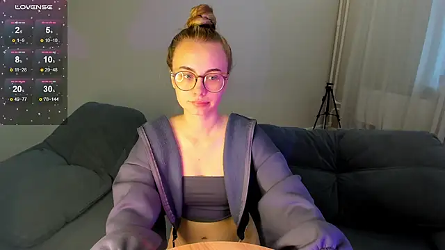 Snapshot of MewStella chatting on 10/02/25, 09:38 MewStella online show from 10/02/25, 09:38