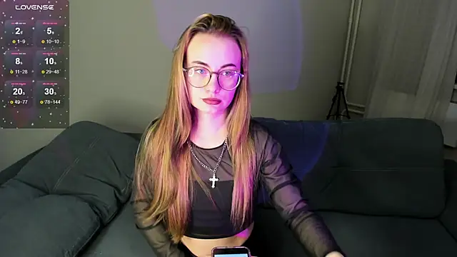 Snapshot of MewStella chatting on 11/02/25, 10:34 MewStella online show from 11/02/25, 10:34