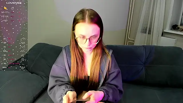 Snapshot of MewStella chatting on 12/03/25, 07:45 MewStella online show from 12/03/25, 07:45