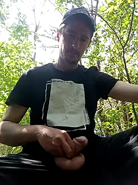 hugecock4u1990 online show from 04/17/26, 10:07