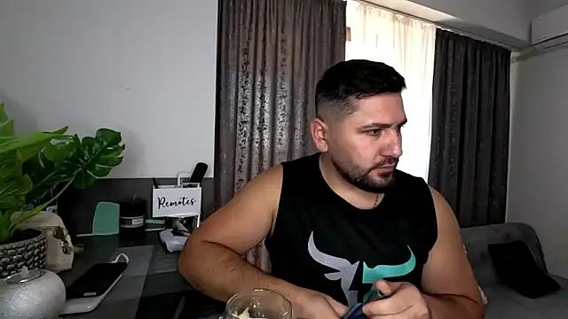 Gold Alpha Boy online show from 10/15/25, 08:36