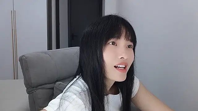 Snapshot of Lisa-3333 chatting on 06/18/26, 02:54 Lisa-3333 online show from 06/18/26, 02:54