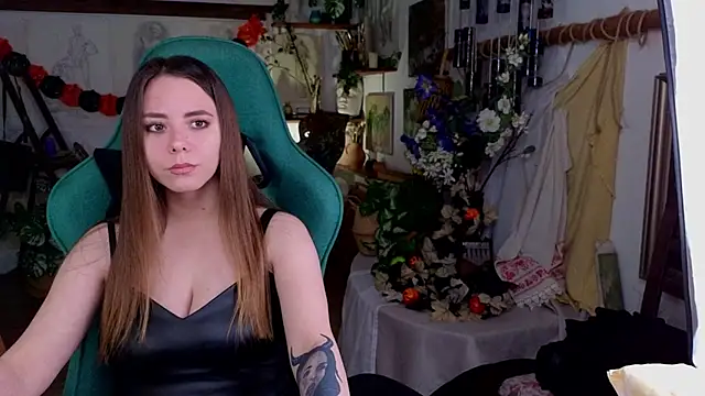 IvoryWood  online show from 10/28/25, 04:31