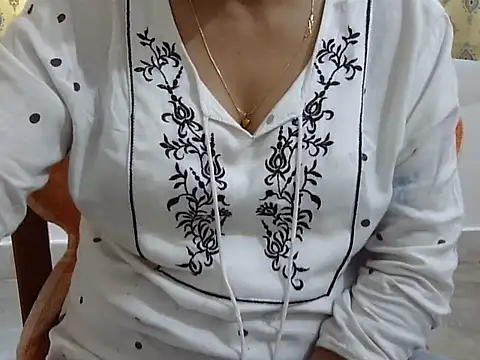 CHAMELI4747 online show from 03/28/26, 08:14