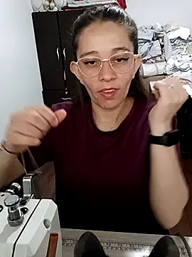 Isabella5 Brown  online show from 12/01/25, 04:01